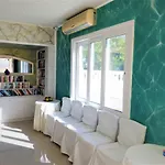 Sun Shine Senior Full View Guest house 4*