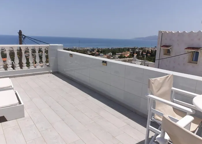 Sun Shine Senior Full View Pensjonat